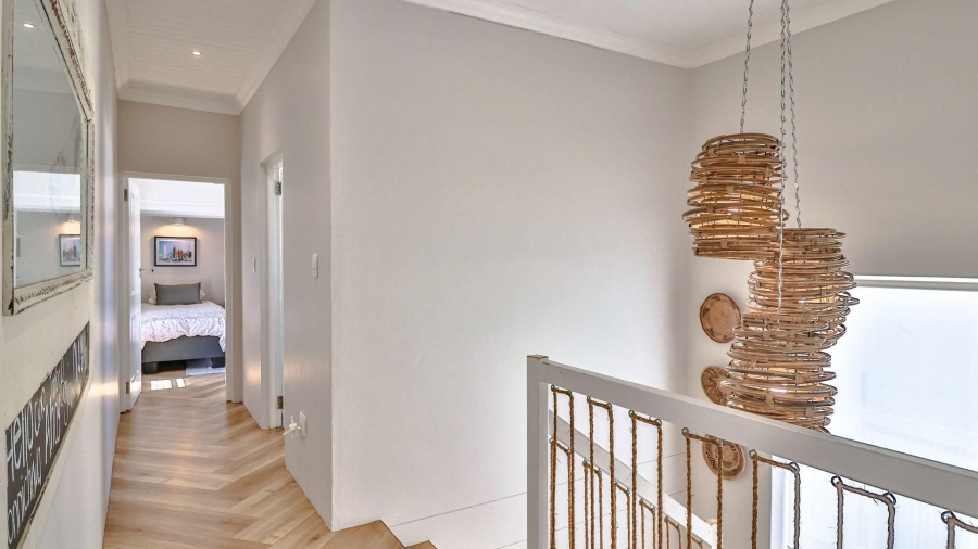 4 Bedroom Property for Sale in De Kelders Western Cape